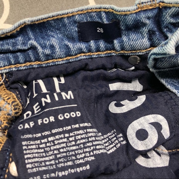 Gap Distressed 7 Inch High Rise Jean Shorts Sz 26 - Picture 9 of 13